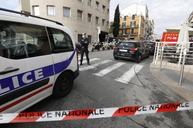 فرنسا: القبض على 3 أشخاص بعد هجوم الطعن في كان