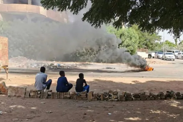 الجيش السوداني... بين «لاءات» الشارع وخيار «الإخوان»