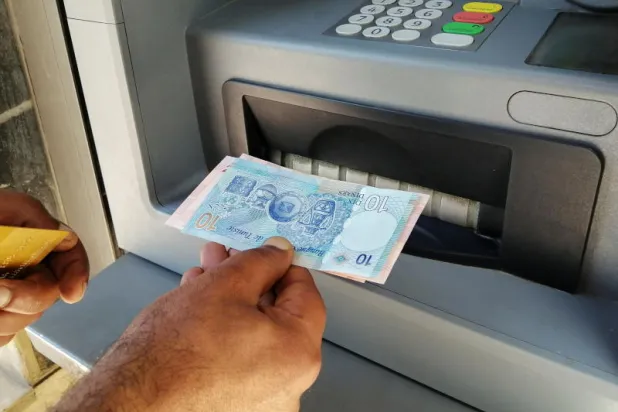 الاتحاد التونسي للشغل يرفض تنفيذ الحكومة الانتقالية لإصلاحات اقتصادية