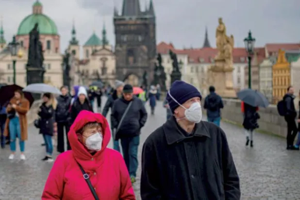 Dünya Sağlık Örgütü Avrupa Bölge Direktörü Dr. Hans Kluge Şarku’l Avsat’a konuştu: Avrupa’da koronavirüs vakalarındaki artışın ardında iki faktör bulunuyor