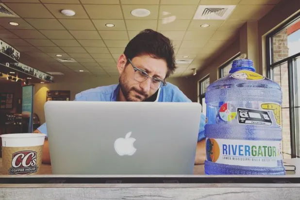 حكم بالسجن 11 عاماً على الصحافي الأميركي المعتقل في ميانمار