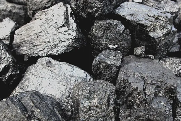 Çin'in günlük kömür üretimi 12 milyon tonu aşarak rekor kırdı