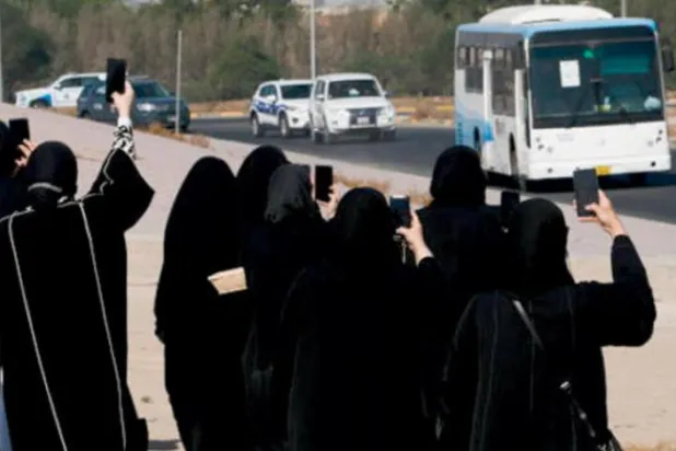 Kuveyt Emiri hükümetin istifasını kabul ederken, Türkiye’deki eski milletvekilleri ülkeye geri dönüyor