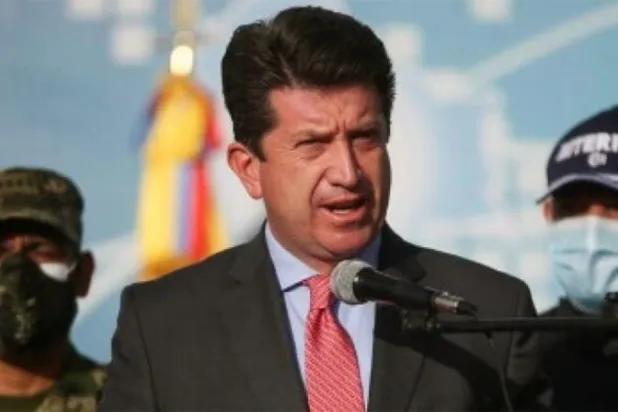 وزير الدفاع الكولومبي دييغو مولانو (رويترز)