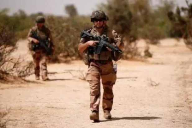 الجيش الفرنسي يقتل 20 متطرفاً في النيجر