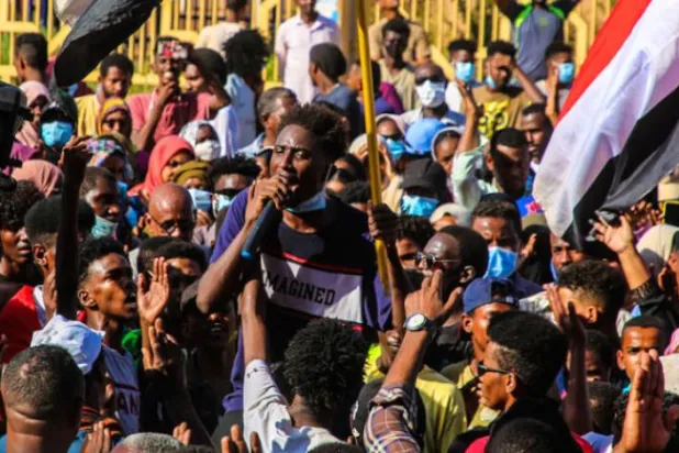 خرطوم کی سڑکوں پر ہوئے جھڑپوں میں درجنوں افراد ہوئے ہلاک 