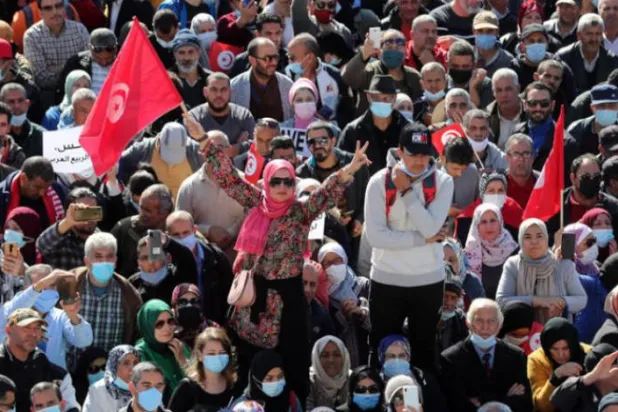Tunus Cumhurbaşkanı Said’in Devrim Günü’nü sorgulaması tartışmaya neden oldu