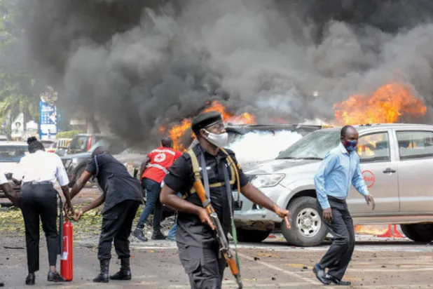 أوغندا: مقتل 7 مشتبه بهم واعتقال أكثر من 100 بعد تفجيرات كمبالا