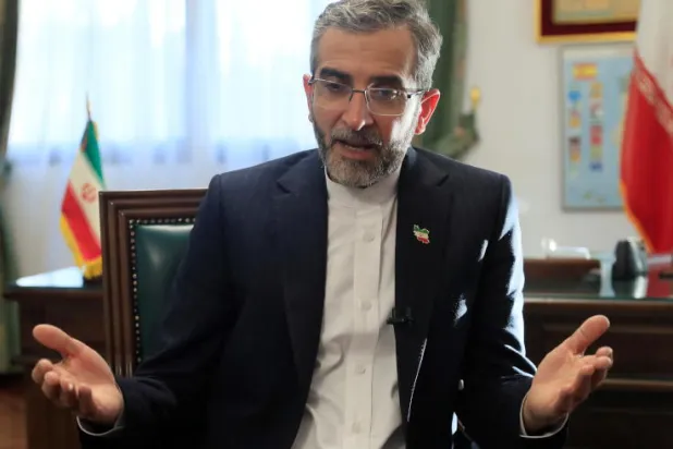 المفاوض الإيراني يصل إلى فيينا قبل استئناف المحادثات النووية