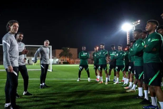 عارض صحي يغيب البريكان عن تدريبات المنتخب السعودي