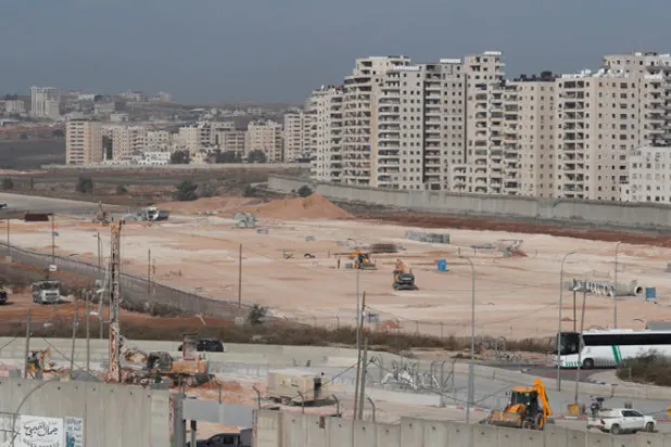 الرئاسة الفلسطينية ترفض «أي مساس» بمطار قلنديا