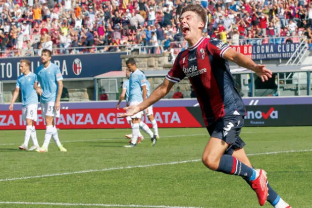 آرون هيكي... نجم اسكوتلندا الشاب الذي رفض مانشستر سيتي وبايرن من أجل بولونيا