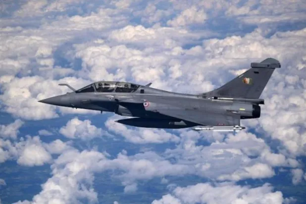Fransa 80 Rafale tipi savaş uçağının satışı için BAE ile anlaşma imzaladı