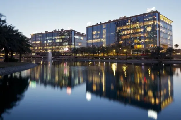 إدراج شركة «تيكوم» في سوق دبي المالية