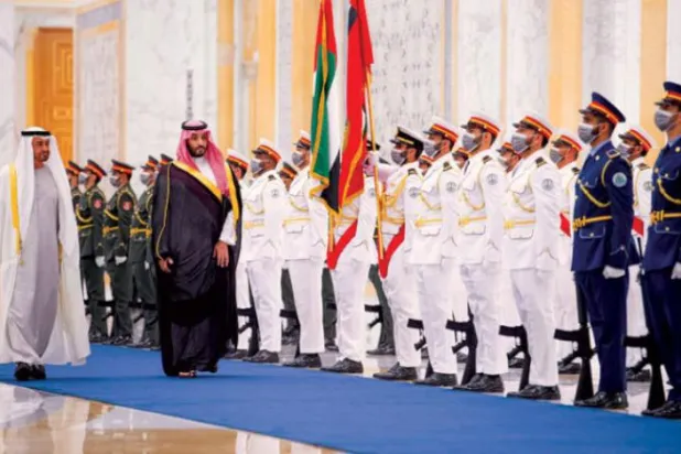 Suudi Arabistan Veliaht Prensi Prens Muhammed bin Selman ve Abu Dabi Veliaht Prensi Şeyh Muhammed bin Zayed Al Nahyan resmi resepsiyon töreni sırasında (SPA)