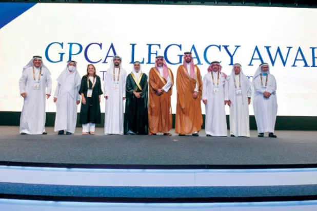 دعوات لإعادة تشكيل قطاعي البتروكيماويات والكيماويات الخليجيين