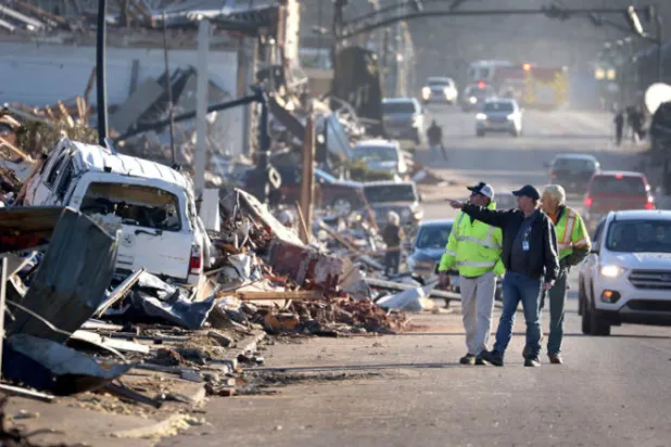 6 ولايات أميركية تحصي خسائر أعاصيرها