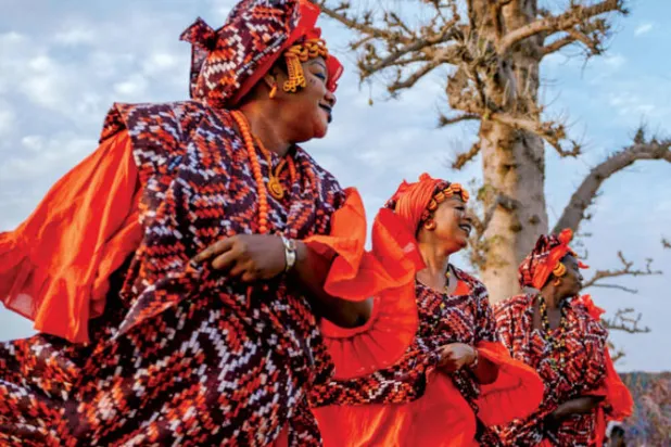 أسبوع داكار للموضة يعود إلى الغابة