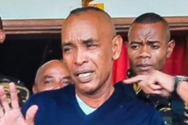 «لم يحن وقت موتي»... وزير بمدغشقر ينجو بالسباحة 12 ساعة بعد سقوط مروحيته