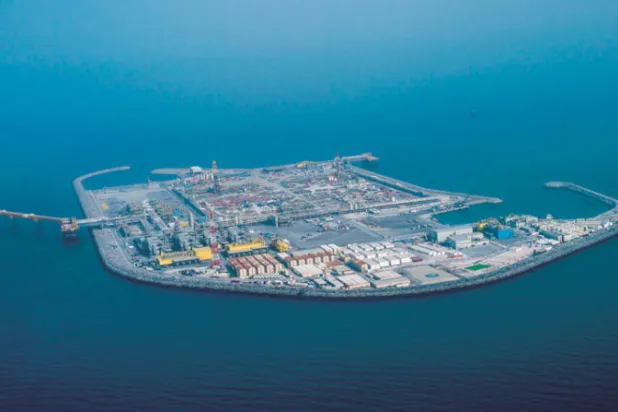 الإمارات تعلن مشروعاً لخفض الانبعاثات من حقول «أدنوك» البحرية