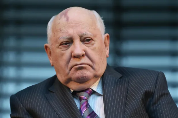 ثلاثون عاماً على إنزال العلم السوفياتي: قفزة إلى عالم جديد