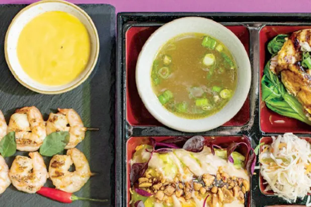 بينتو بوكس مشكلة تضم تشكيلة من الطعام الفلبيني 