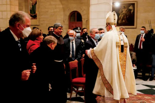 أشتية يعد إرهاب المستوطنين جزءاً من عمل الدولة