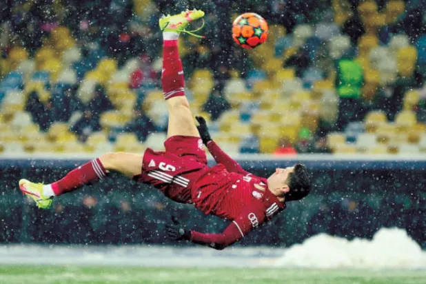 ليفاندوفسكي يهز شباك دينامو كييف في دوري أبطال أوروبا (غيتي)