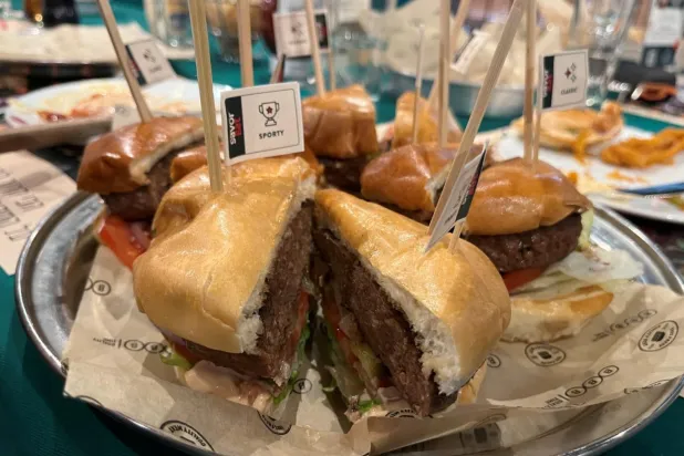 İsrail'de 3 boyutlu yazıcıdan çıkan biftek ve burgerler artık restoran menüsünde