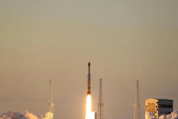 پاریس پرتاب موشک ایران همزمان با مذاکرات را محکوم کرد