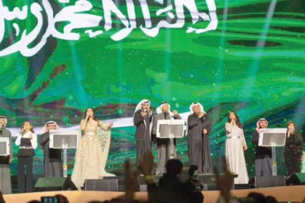 Riyad Üçlü Gecesi sanatçıları özel bir gecede bir araya getirdi (Riyad Sezonu)