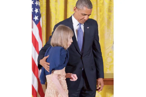 جوان ديديون التي سطرت تاريخ الخلل الأميركي