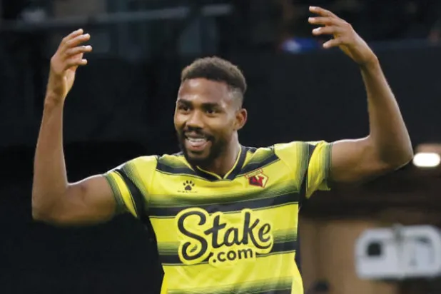 السنغال تتهم واتفورد الإنجليزي بمنع مهاجمها سار من المشاركة في أمم أفريقيا