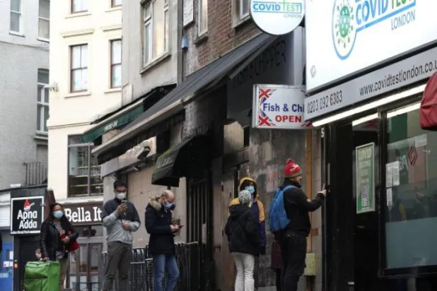 Kuveyt, İngiltere’deki vatandaşları Omikron vakalarının artışı nedeniyle ülkeyi terk etmeye çağırdı