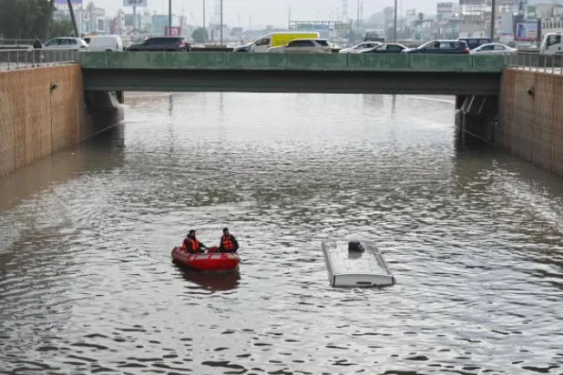 Kuveyt’te şiddetli yağışlar hayatı felç etti