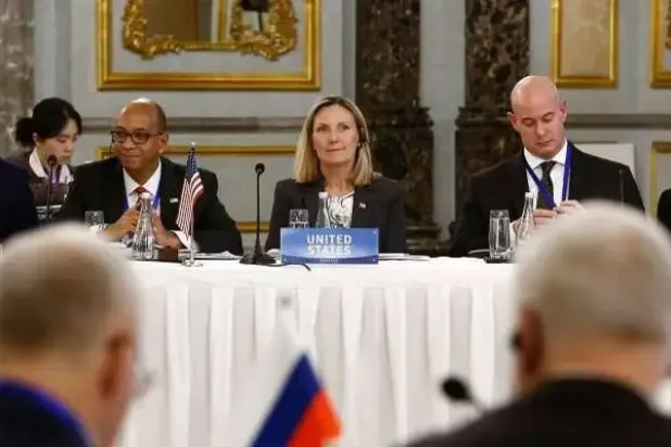 «الخماسي النووي» يتعهد تقليص المخاطر الاستراتيجية في العالم