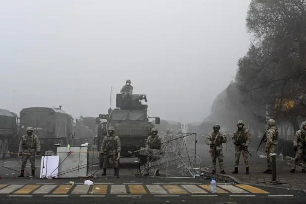 «فلاي دبي» و«العربية للطيران» تلغيان رحلات إلى ألماتي في كازاخستان