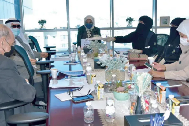 إصابة وزير الصحة الكويتي بـ«كورونا» والحكومة تستبعد «الحظر»