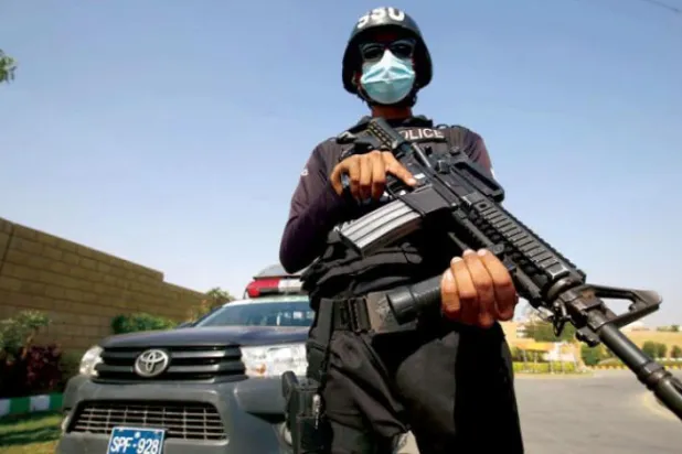 İslamabad Pakistan Talibanı ile barış görüşmelerini askıya aldı