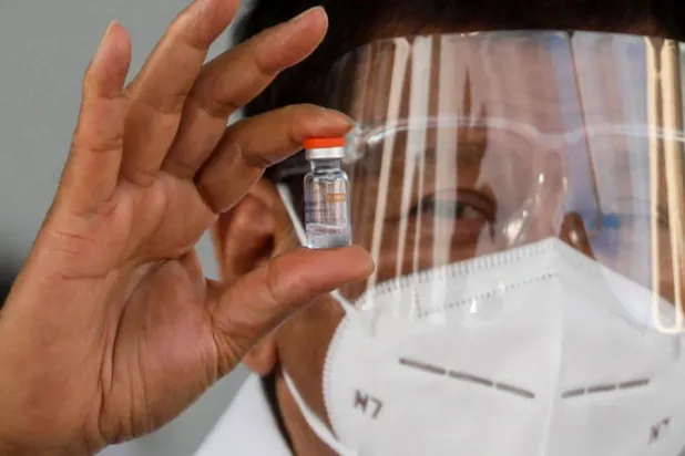 رئيس الفلبين يهدد غير المُطَعّمين بالاعتقال