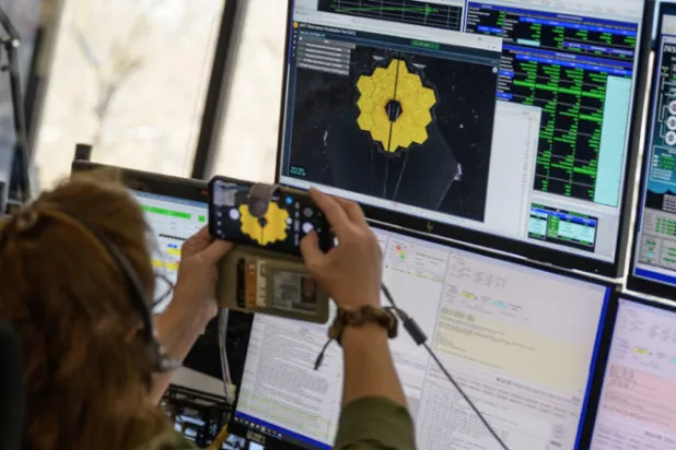 «جيمس ويب» ينصب بنجاح مرآته الرئيسية في الفضاء