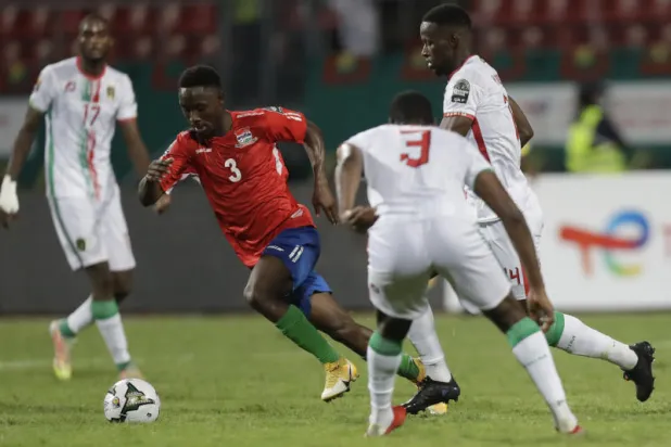 غامبيا تجتاز موريتانيا بانتصار تاريخي في «أمم أفريقيا»