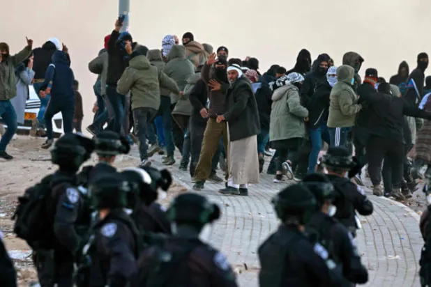 جهات يمينية متطرفة تشعل النقب لإسقاط حكومة بنيت