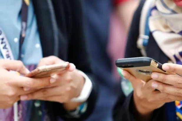 تستهلك ثلث وقت استيقاظك... تصاعد كبير في استخدام الهواتف الجوالة بـ2021