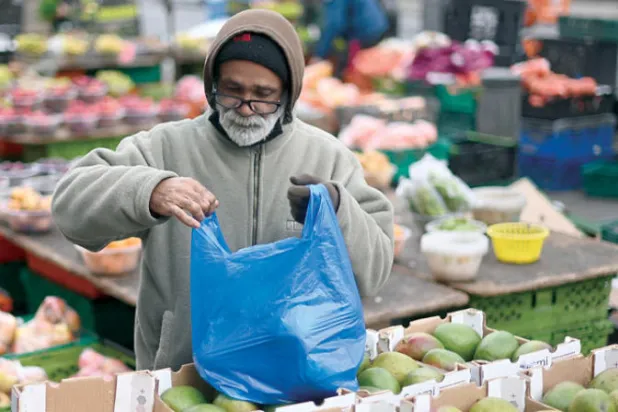 (تحليل إقتصادي): «تسونامي» التضخم في ذروة ربع قرن