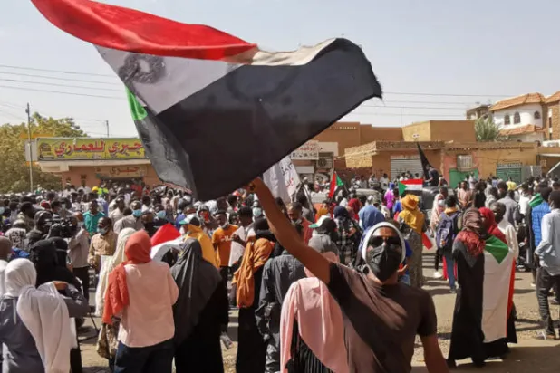 السودانيون يترقبون زيارة وفد أميركي لدعم المبادرة الأممية