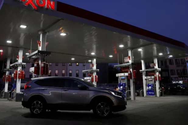 للمرة الأولى... مدينة أميركية تحظر إنشاء محطات وقود