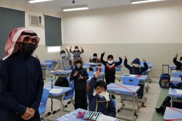 Suudi Arabistan’da anaokulu ve ilkokul öğrencileri yüz yüze eğitime başladı