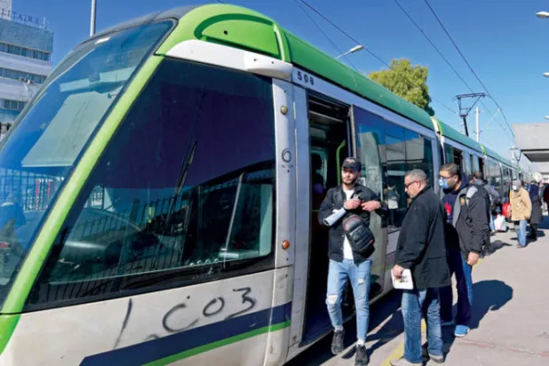 متطرف عائد من إيطاليا يطعن 3 ركاب في مترو تونس