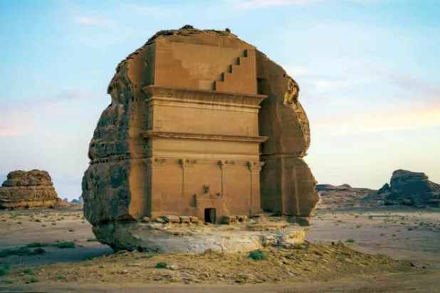 الخطوط السعودية تطلق أول رحلة طيران مباشرة من باريس إلى العلا